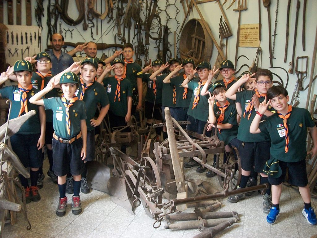 INTERESSE E GIOIA DEI 20 “LUPETTI” SCOUT DI CERIGNOLA IN VISITA AL MUSEO ETNOGRAFICO CERIGNOLANO